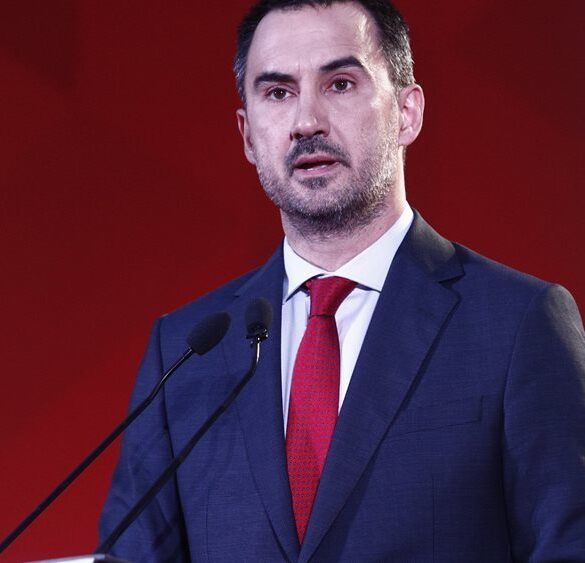 Νέα Αριστερά : Διαψεύδει τα περί παραίτησης Χαρίτση