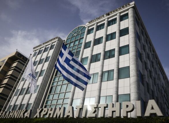 Χρηματιστήριο Αθηνών: Τι προκάλεσε το μπλακ άουτ στις συναλλαγές και την παρέμβαση Πιερρακάκη