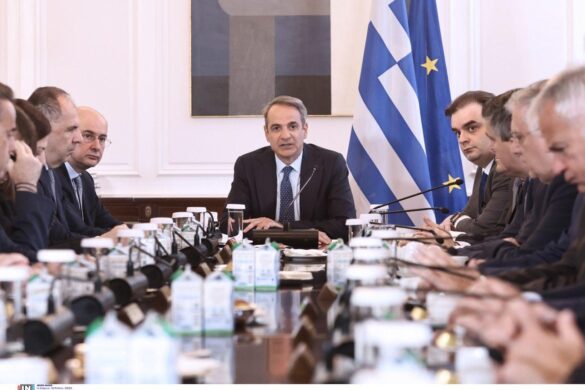 Στο Υπουργικό Συμβούλιο της Τρίτης, στήριξη εργαζομένων, ενίσχυση Δημόσιας Υγείας και στεγαστικό