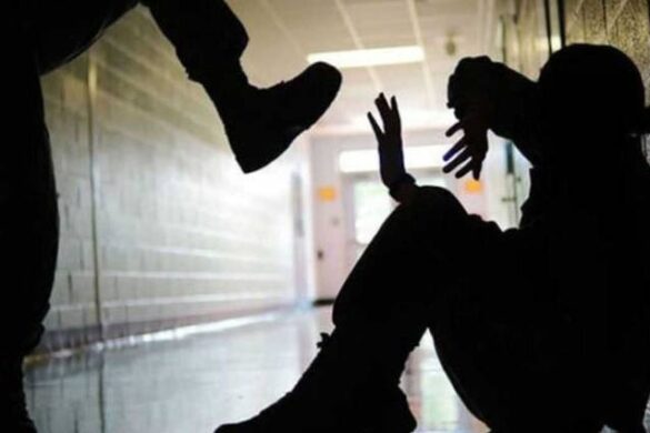 Σοκ στην Πάτρα: Τρεις ανήλικοι ξυλοκόπησαν άγρια 15χρονο – Συνελήφθησαν από αστυνομικούς