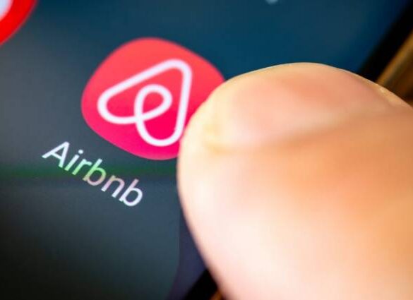 Airbnb: Έρχεται επιπλέον «χαράτσι» 600 ευρώ για τους ιδιοκτήτες