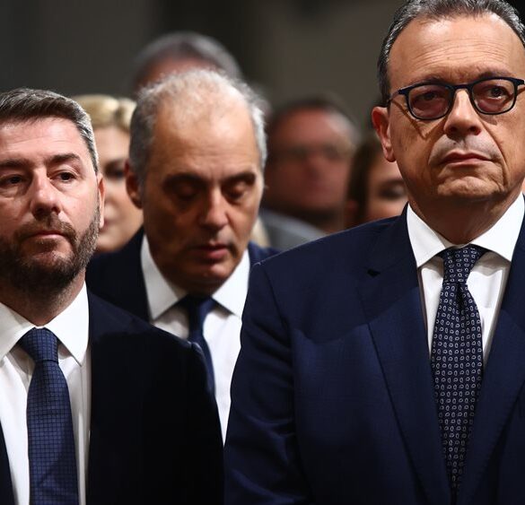 Τέμπη: Αυξάνεται η Πίεση στην Κυβέρνηση μετά τις Νέες Αποκαλύψεις – Η Αντιπολίτευση σε Θέση Μάχης