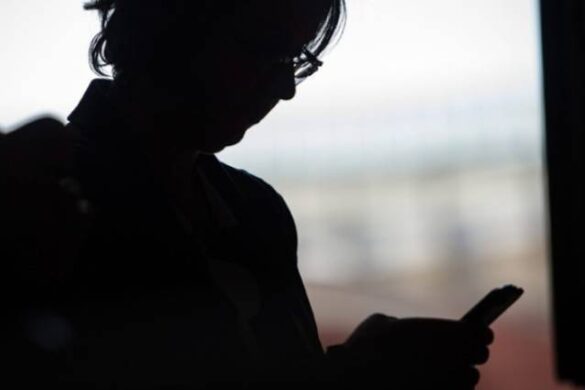 Απάτες υψηλής τεχνολογίας: Πώς οι εγκληματίες ξεγελούν ανυποψίαστους πολίτες