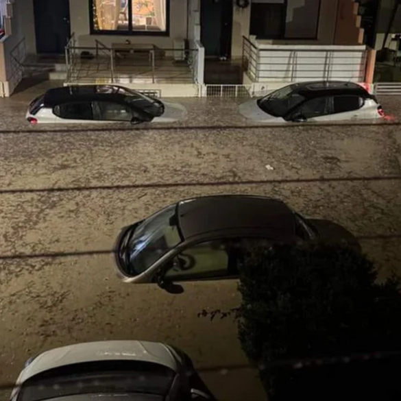 Κακοκαιρία «Bora»: Δύσκολο βράδυ στη Χαλκιδική, καταστροφές σε Ρόδο, Λήμνο