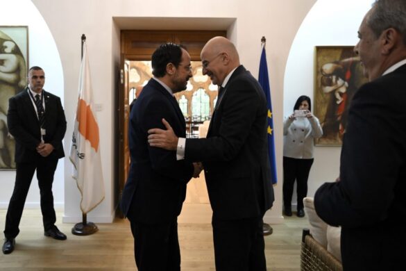 Δένδιας στην Κύπρο: Νέα Εποχή στην Αμυντική Συνεργασία Ελλάδας-Κύπρου.