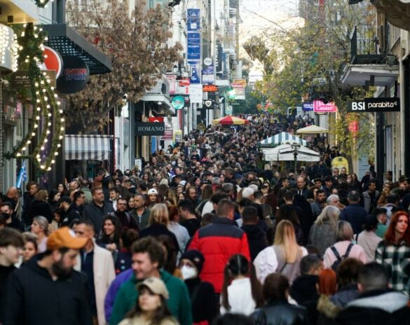 Πάτρα: Ποιες ώρες είναι ανοικτά σήμερα τα καταστήματα – Το ωράριο των επομένων ημερών