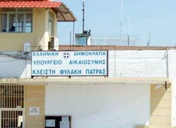 Πάτρα: Κρατούµενος σε αµαξίδιο, επιχείρησε να αποδράσει