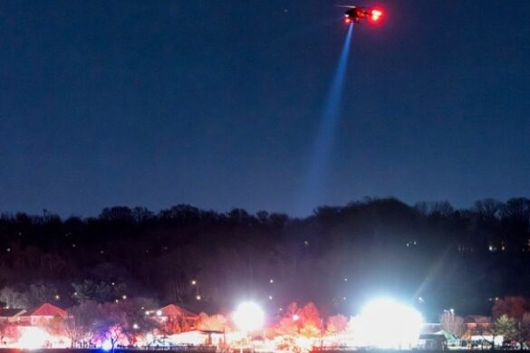 Hπα : Σύγκρουση ελικοπτέρου με αεροπλάνο – 18 νεκροί