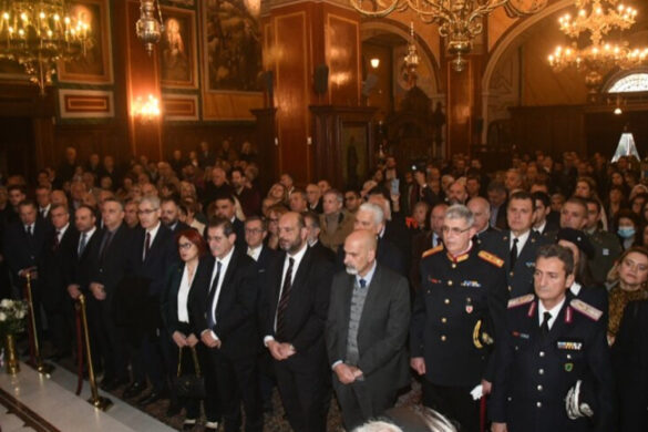 Πάτρα – Η Δημοτική Αρχή στα Θεοφάνεια: Ποιοι παρέστησαν στον Αγιασμό υδάτων στον μόλο, στη δεξαμενή, στον ΝΟΠ κι τα Βραχνέικα