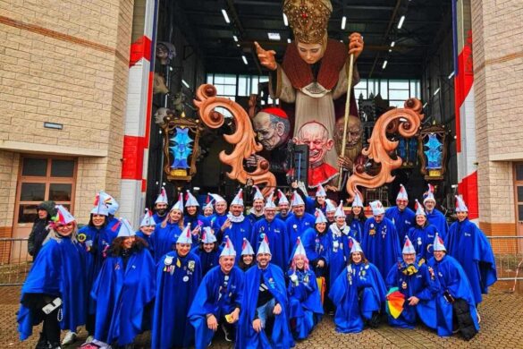 Το Πατρινό Καρναβάλι «μάγεψε» το Βιαρέτζιο της Ιταλίας