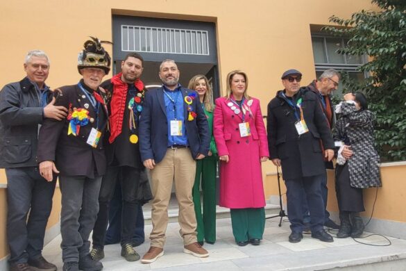 Πατρινό Καρναβάλι: Παραδόθηκε το λάβαρο στο Δημαρχείο