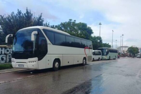 Πάτρα: Ο ποδηλατόδρομος μετατράπηκε σε χώρο στάθμευσης για πούλμαν