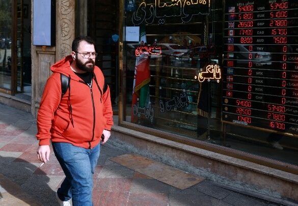 Τα εμπορικά καταστήματα στην Τεχεράνη θα κλείνουν δύο ώρες νωρίτερα λόγω της έλλειψης καυσίμων για την παραγωγή ενέργειας