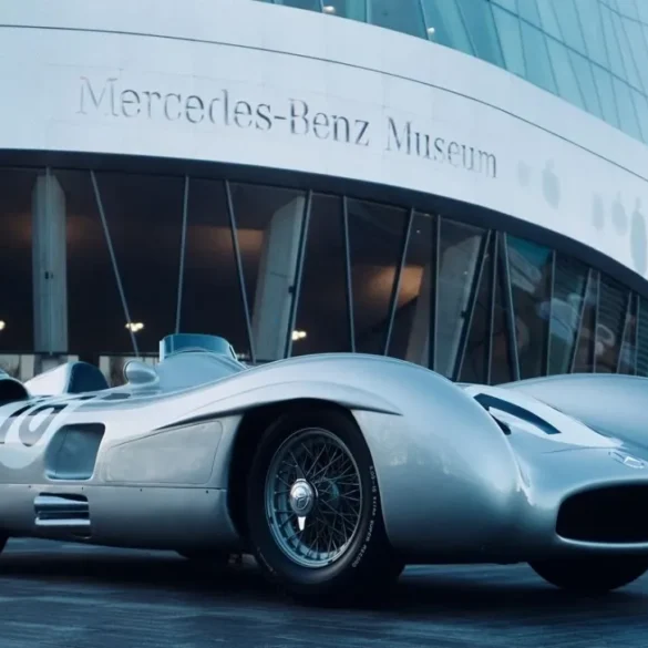 Η αγωνιστική Mercedes W196 R έσπασε τα ταμεία