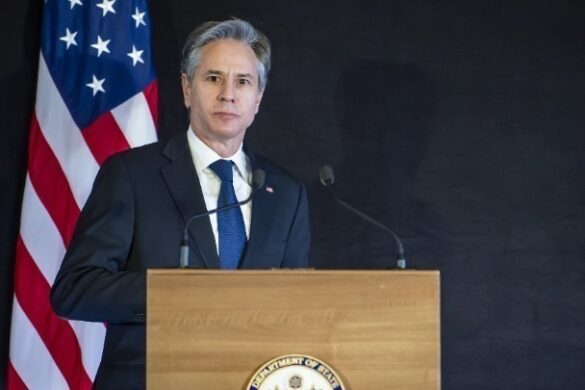 Μπλίνκεν: Ο Τραμπ έχει την ευκαιρία να διαπραγματευτεί για να αποτρέψει το ενδεχόμενο το Ιράν να αποκτήσει πυρηνικά