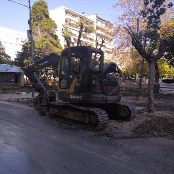 Πάτρα: Έβαλαν φωτιά τη νύχτα σε μηχανήματα έργων στην Πλατεία Όλγας