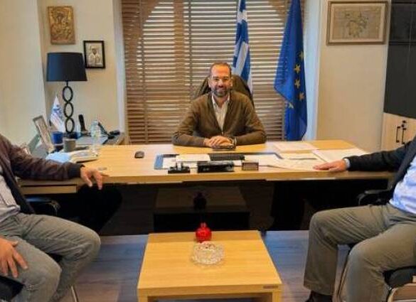 Συνάντηση Δημάρχου Αιγιαλείας με τον Περιφερειάρχη Νεκτάριο Φαρμάκη