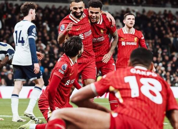 Premier League: Η Λίβερπουλ «σμπαράλιασε» με εξάρα την Τότεναμ