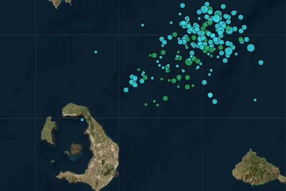 Σαντορίνη: Πλήθος κόσμου εγκαταλείπει το νησί – Συνεχίζεται ο χορός των Ρίχτερ