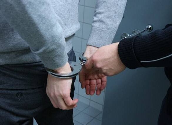 Πάτρα: Είχε όπλο και κατηγορία για ενδοοικογενειακή βία