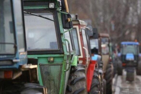 Όλο και περισσότεροι αγρότες βγαίνουν στους δρόμους.