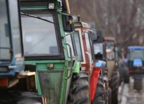 Όλο και περισσότεροι αγρότες βγαίνουν στους δρόμους.