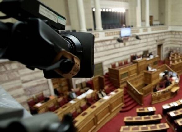 Μετωπική “σύγκρουση” κυβέρνησης – ΠΑΣΟΚ για τα περί τροπολογίας υπέρ Ντίλιαν
