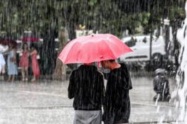 Καιρός: Έρχονται βροχές από το μεσημέρι – Άνεμοι 8 μποφόρ και «βουτιά» της θερμοκρασίας