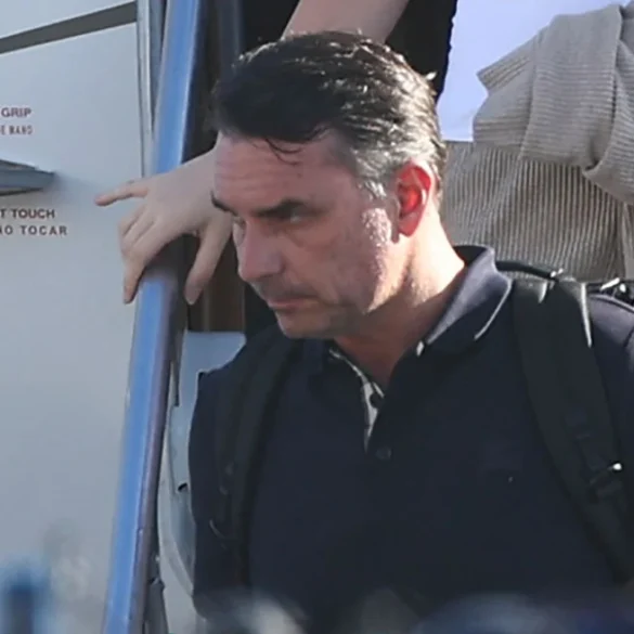 Πώς διέφυγε ο Μπολσονάρου από τη Βραζιλία: Το σχέδιο παραπλάνησης με τα 4 ΙΧ, το ιδιωτικό τζετ στην Αργεντινή και η βοήθεια του Λευκού Οίκου