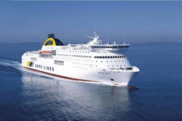 “Ξέμεινε” ανοικτά του Πατραϊκού πλοίο με 246 επιβάτες