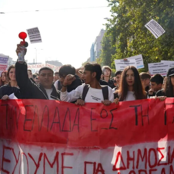 Πανεκπαιδευτικό συλλαλητήριο: Με μηνύματα για την Γαλλία – Είκοσι προσαγωγές σε Αθήνα και Θεσσαλονίκη