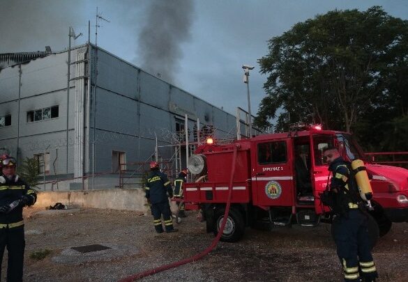 Φωτιά στο θέατρο Μπάντμιντον: Μεγάλες καταστροφές στο ιστορικό κτίριο – Κατέρρευσε η οροφή