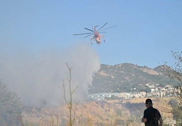 Πάτρα: Αποπνικτική η ατμόσφαιρα από τους καπνούς της φωτιάς στην Αιγιάλεια – Μυρωδιά καμένου σε όλη την πόλη