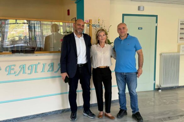 Ο Ιάσων Φωτήλας επισκέφθηκε τον Ξενώνα “ΕΛΠΙΔΑ”