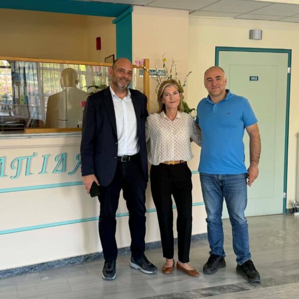 Ο Ιάσων Φωτήλας επισκέφθηκε τον Ξενώνα “ΕΛΠΙΔΑ”