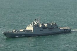 Ρωσική φρεγάτα έριξε προειδοποιητικά πυρά σε βρετανικό γιοτ στη Μάγχη