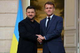 Στη Γαλλία ο Β. Ζελένσκι για συνάντηση με Εμ. Μακρόν – Αισιοδοξία Τραμπ για τερματισμό του πολέμου στην Ουκρανία -Στη Μόσχα ο Γουίτκοφ