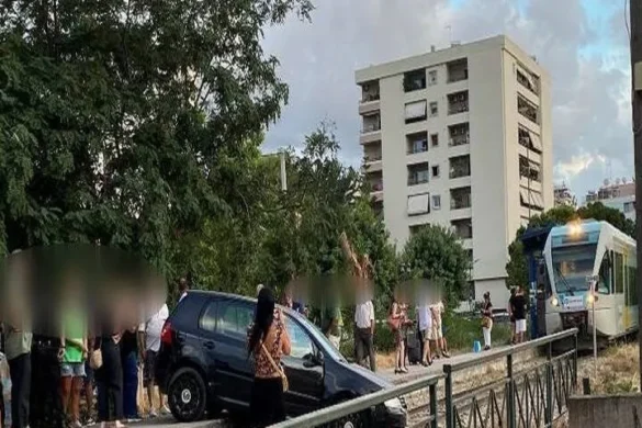 Πάτρα: «Προσγειώθηκε» οδηγός σε σιδηροδρομική γραμμή – Ευτυχώς ακινητοποιήθηκε ο προαστιακός