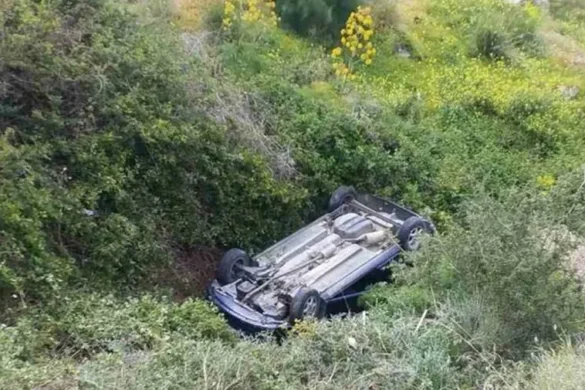 Δυτ. Ελλάδα: Κατέληξαν σε χαράδρα με το αυτοκίνητο