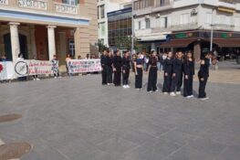 Ηράκλειο: «Η Ελλάδα σκοτώνει την τέχνη» – Στους δρόμους οι μαθητές του Μουσικού και Καλλιτεχνικού σχολείου