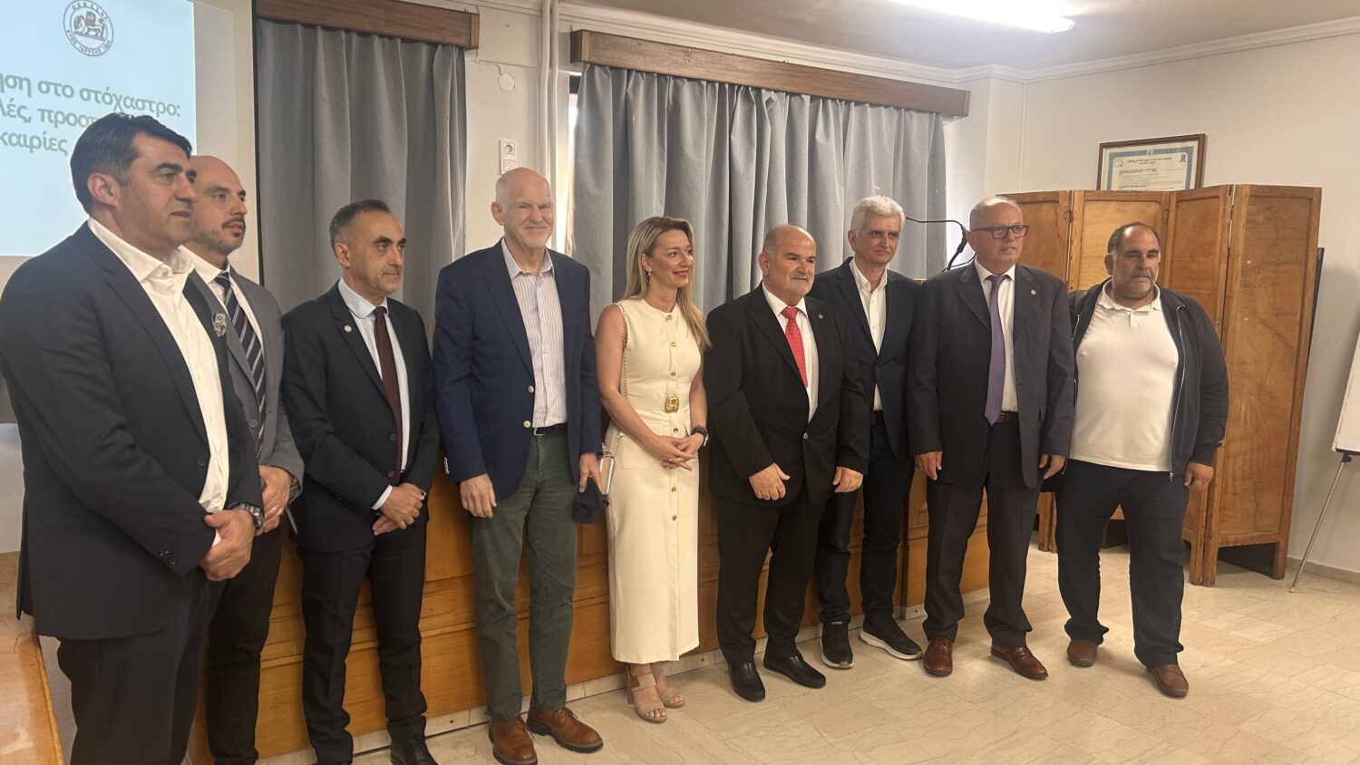 Παπανδρέου σε ημερίδα ΙΑΠ/ΟΕΒΕΣΝΑ: "Η μικρή επιχείρηση δεν ζητά χάρη - Ζητά δίκαιους όρους" 2 imerida iap