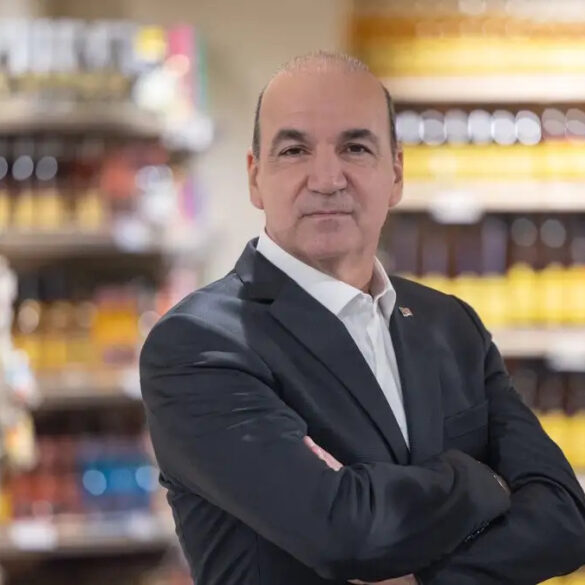 Ποιος είναι ο Γιάννης Μασούτης που μπαίνει «σφήνα» στο κλαμπ των ισχυρών των σούπερ μάρκετ