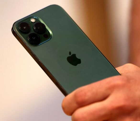 Οι διάσημοι προτιμούν iPhone αλλά οι δισεκατομμυριούχοι Android – Aυτά είναι τα κινητά του 1%