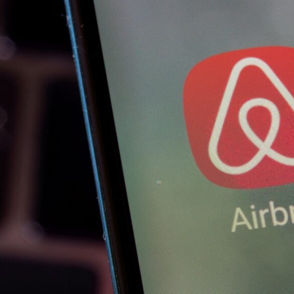 Airbnb: Νέος τρόπος πληρωμής – «Κάντε κράτηση τώρα, πληρώστε αργότερα»