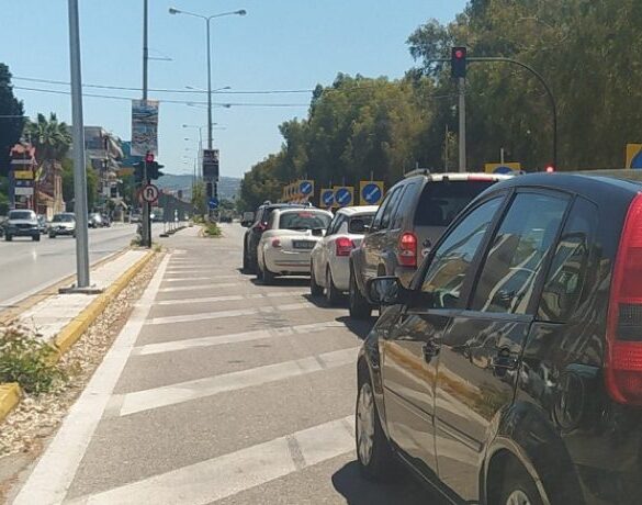 Πάτρα: “Ουρές” στην Ακτή Δυμαίων εν μέσω καύσωνα και τον υδράργυρο στο “κόκκινο”