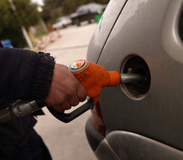 Πού θα κυμανθούν οι τιμές στα καύσιμα το τριήμερο του Αγίου Πνεύματος