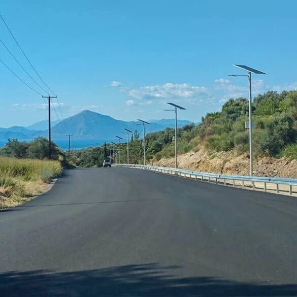 Καλλιθέα Αχαΐας: Απομακρύνθηκαν οι κορύνες – Αποκαταστάθηκε η κυκλοφορία στον δρόμο προς Χαλανδρίτσα