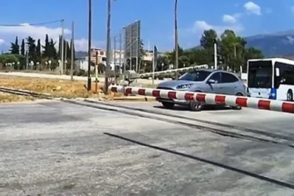 Πάτρα: «Κόλλησαν» πάλι οι μπάρες στην οδό Κανελλοπούλου