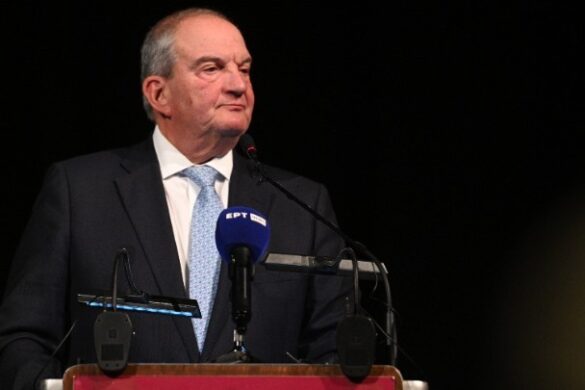 Πάτρα: Μηνύματα Καραμανλή με πολλούς αποδέκτες (BINTEO-Aπό: 2.06.54)