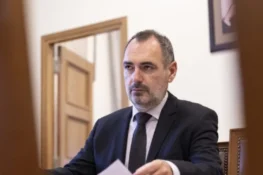 Α. Κατσανιώτης για επιστολή των “5”: “Οι διαφωνούντες βουλευτές να μη χαρακτηρίζονται αντάρτες”